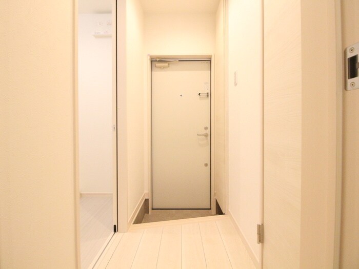 物件内観写真16　(玄関)