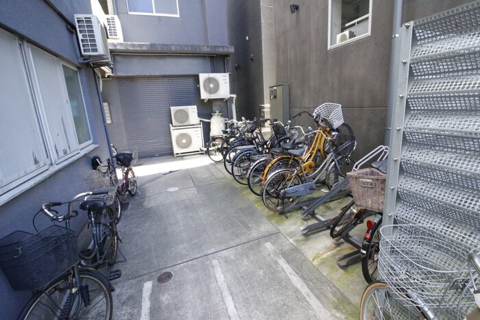 物件外観写真5　(駐輪場)