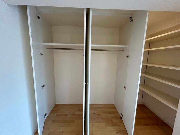 物件内観写真12　(収納)