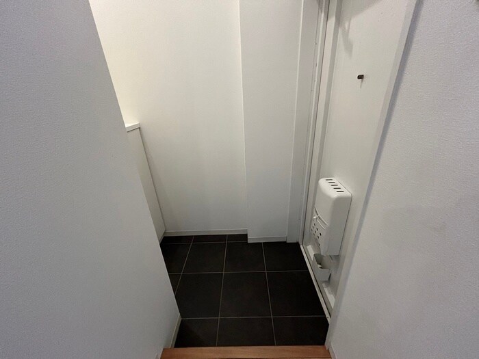 物件内観写真13　(玄関)