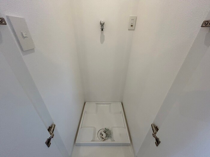 物件内観写真17　(洗濯機置場)