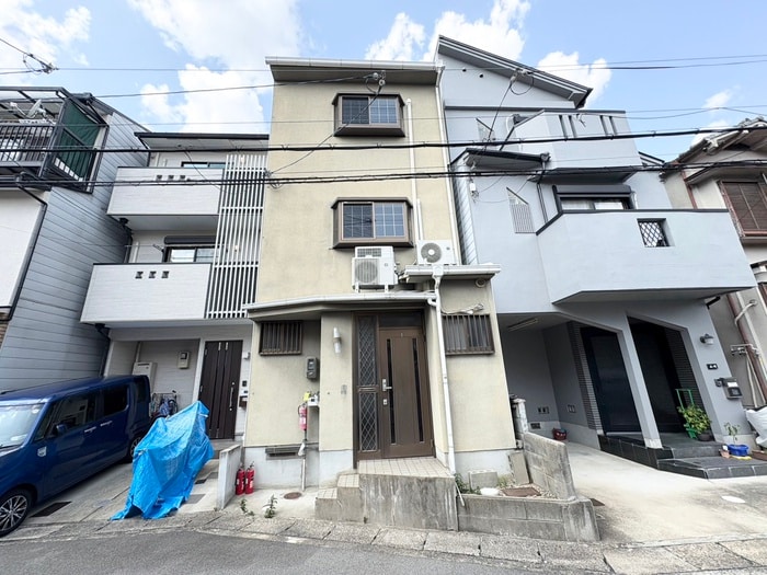 太秦木ノ下町貸家の物件外観写真