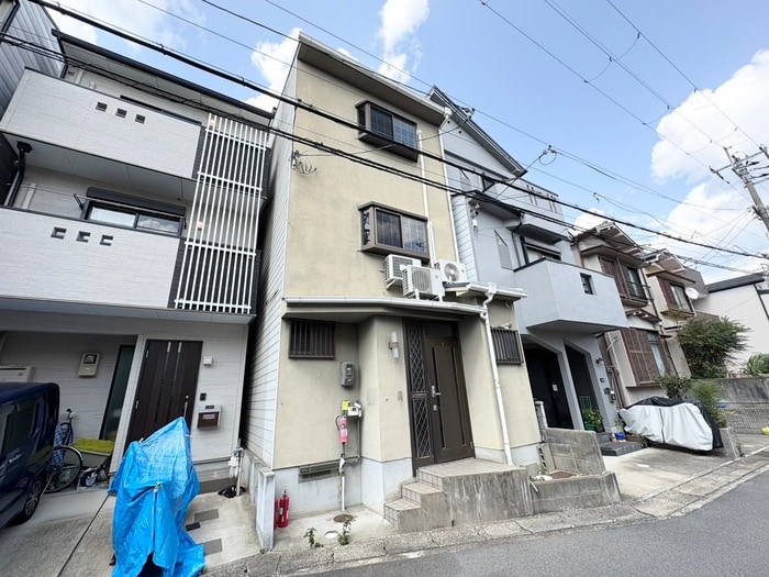 太秦木ノ下町貸家の物件外観写真