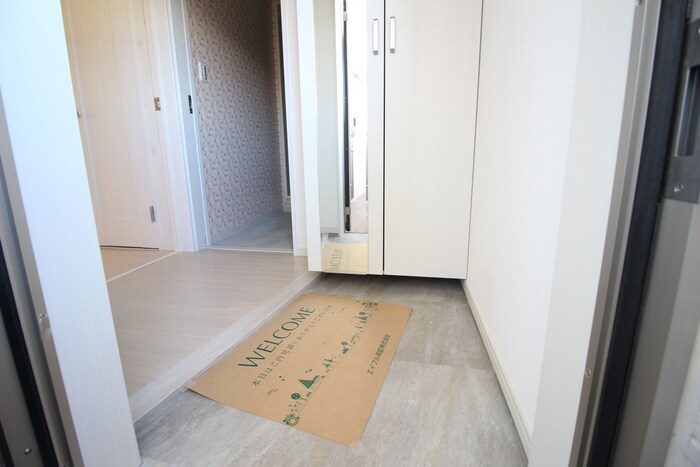 物件内観写真17　(玄関)