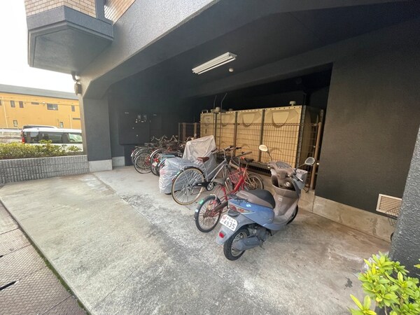 バイク置き場
