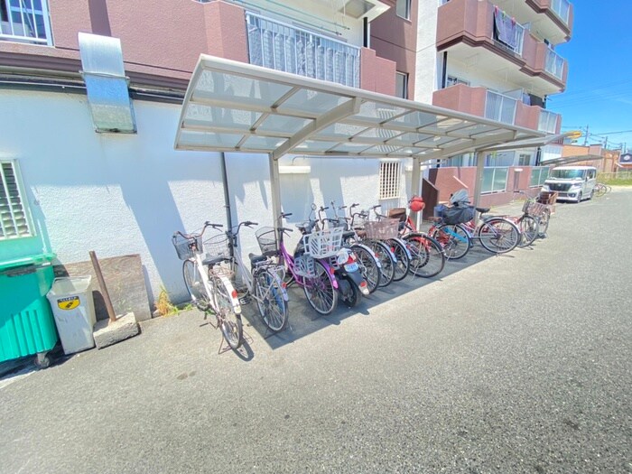 物件外観写真5　(駐輪場)