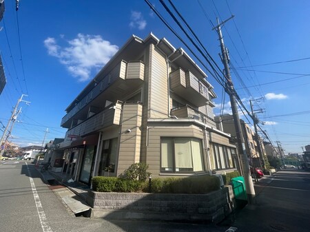 六番館外観写真