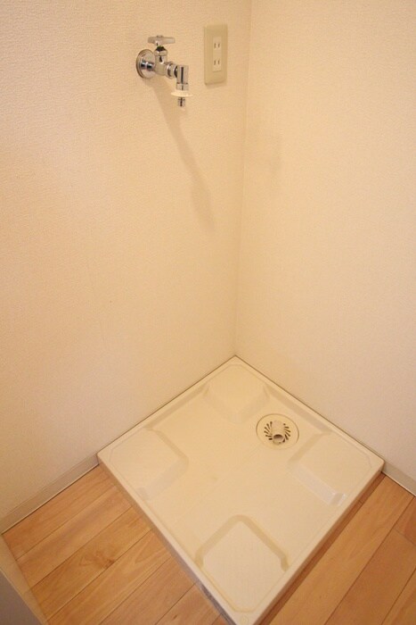 物件内観写真15　(洗濯機置場)