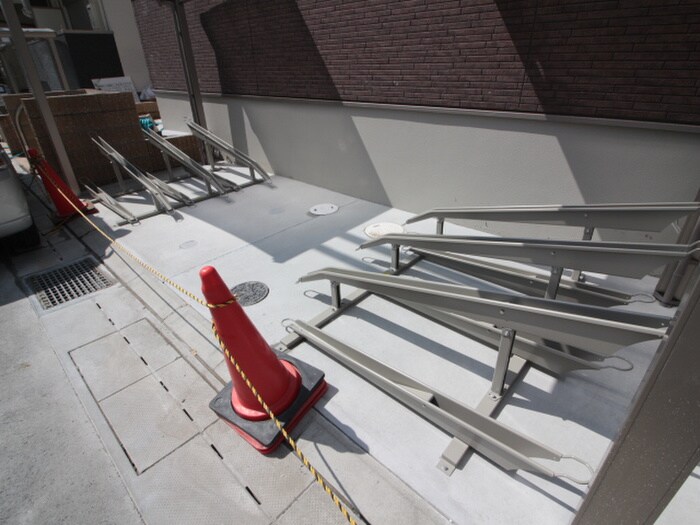 物件外観写真3　(駐輪場)