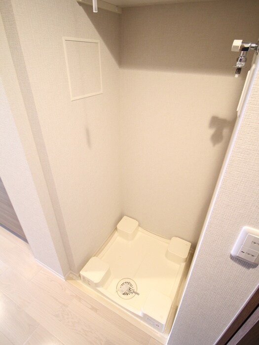 物件内観写真11　(洗濯機置場)