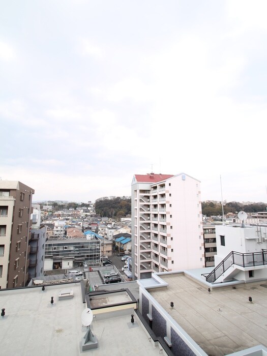 物件内観写真16　(室内からの展望)