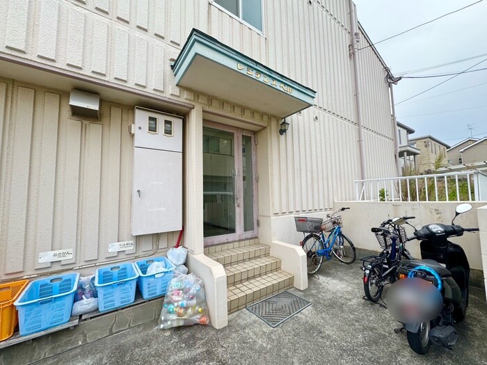 物件外観写真2　(エントランス部分)