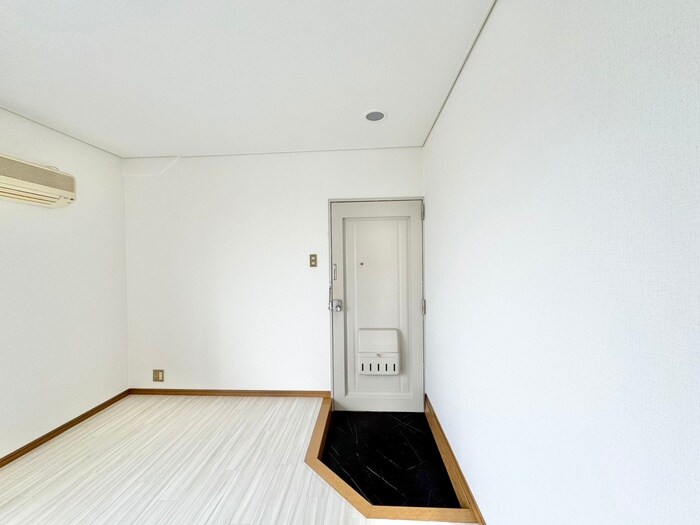 物件内観写真17　(玄関)