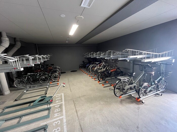 物件外観写真5　(駐輪場)