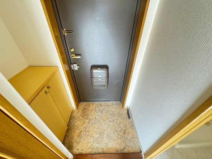 物件内観写真14　(玄関)