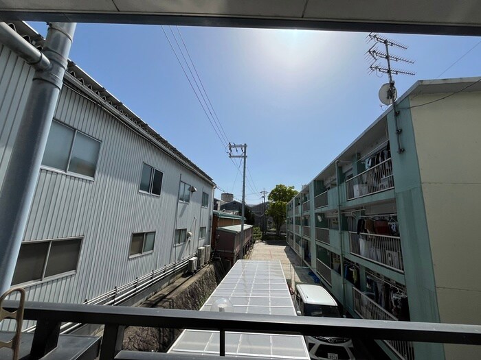 物件内観写真14　(室内からの展望)