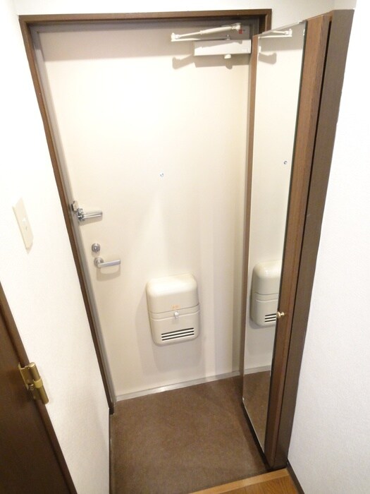 物件内観写真14　(玄関)