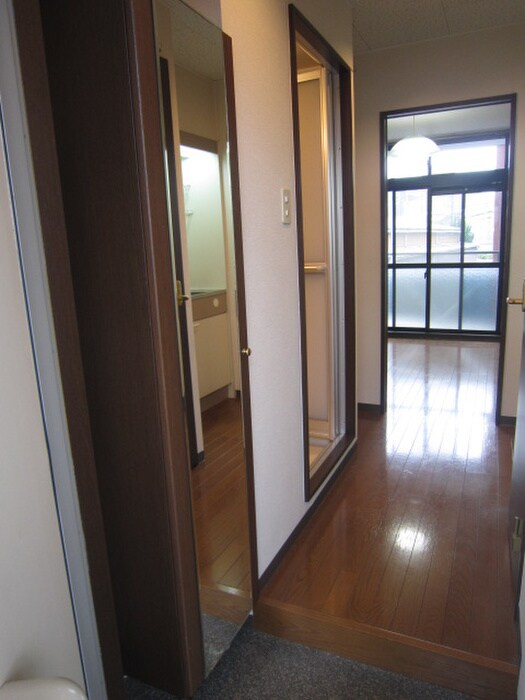 物件内観写真17　(廊下)