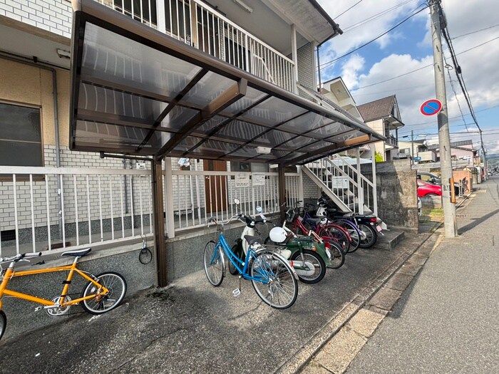 物件外観写真2　(駐輪場)