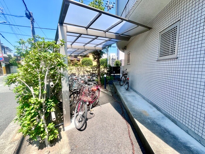 物件外観写真5　(駐輪場)