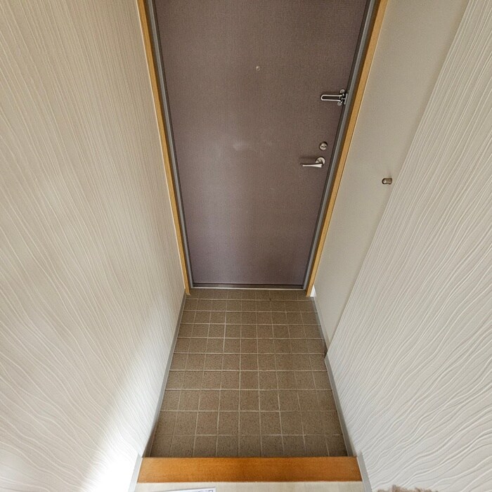 物件内観写真13　(玄関)
