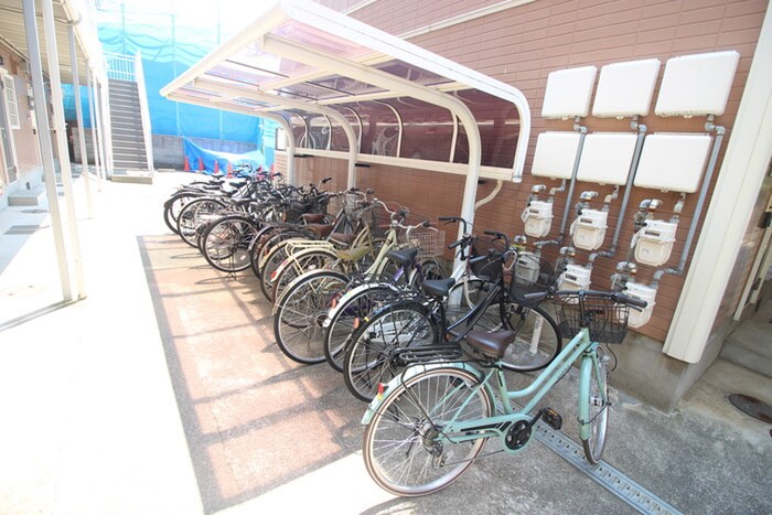物件外観写真5　(駐輪場)