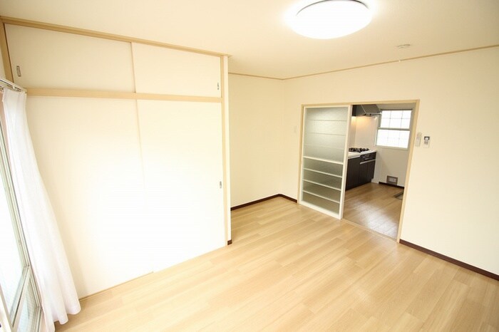 物件内観写真12　(居室)