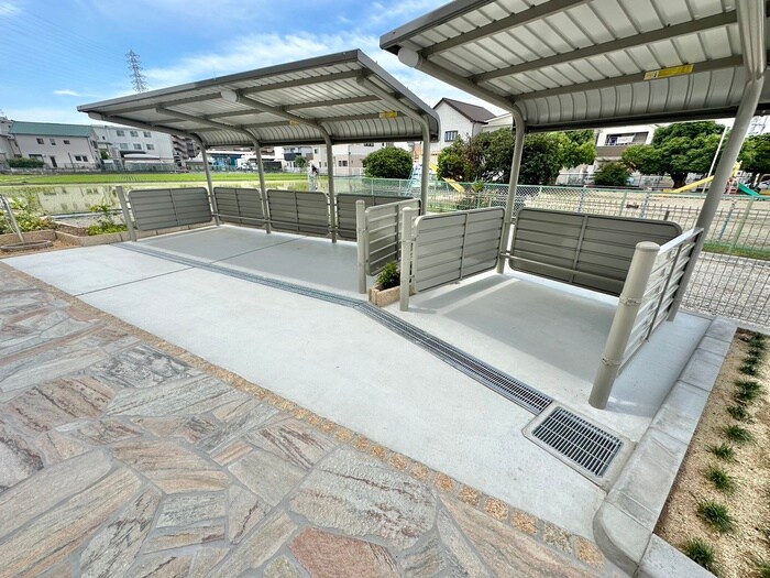 物件外観写真4　(駐輪場)