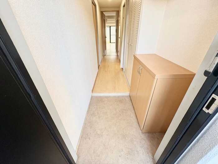 物件内観写真15　(玄関)