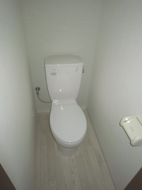 物件内観写真8　(トイレ)