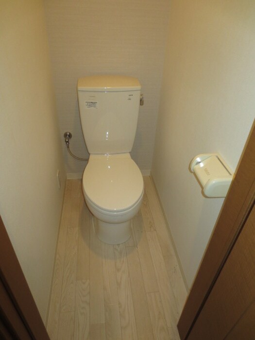 物件内観写真8　(トイレ)