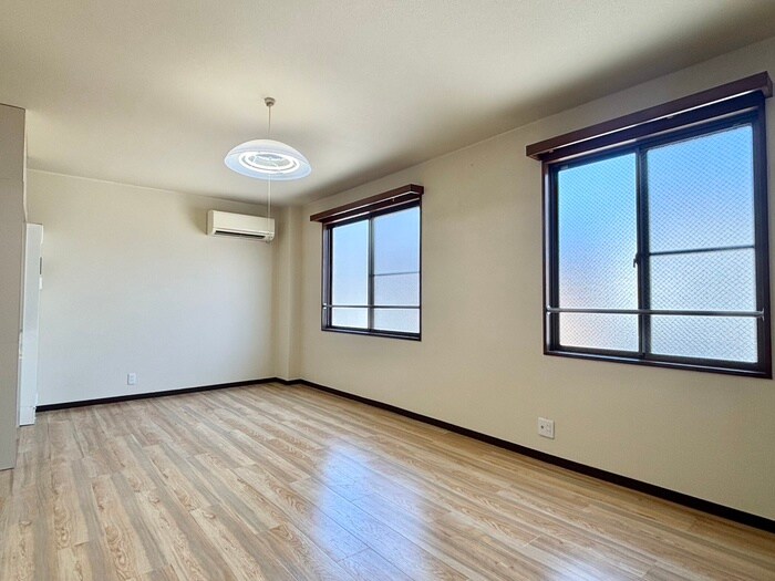 物件内観写真9　(居室)