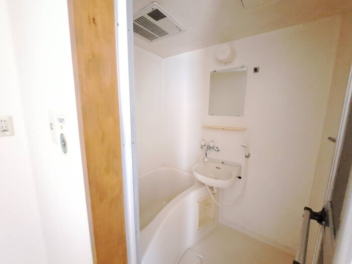 物件内観写真11　(洗面)