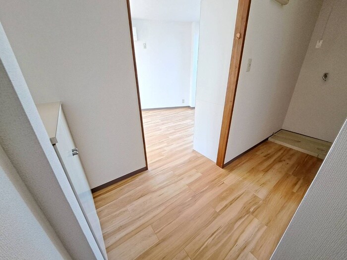 物件内観写真17　(廊下)