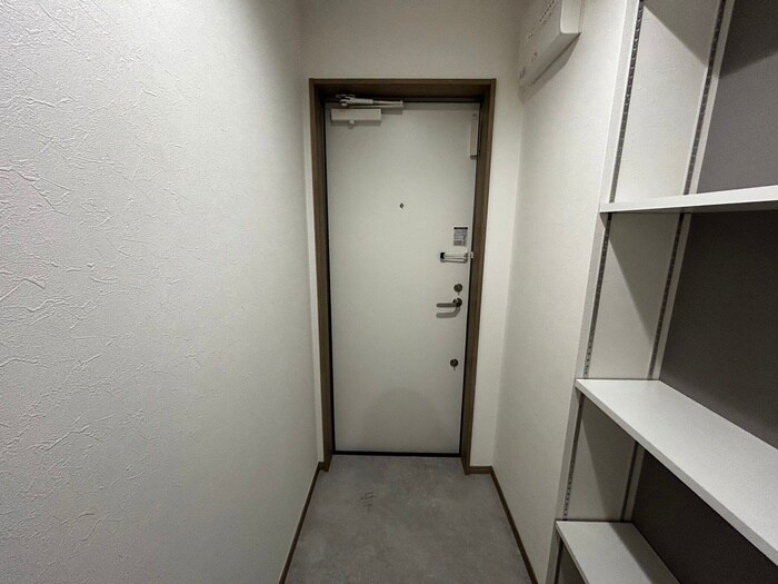 物件内観写真7　(玄関)