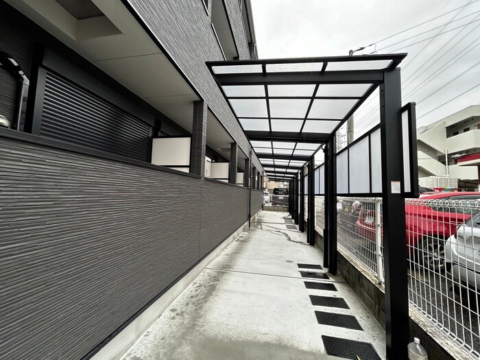 物件外観写真5　(駐車場)