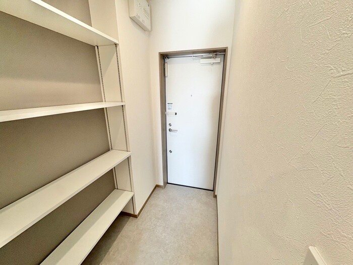 物件内観写真14　(玄関)