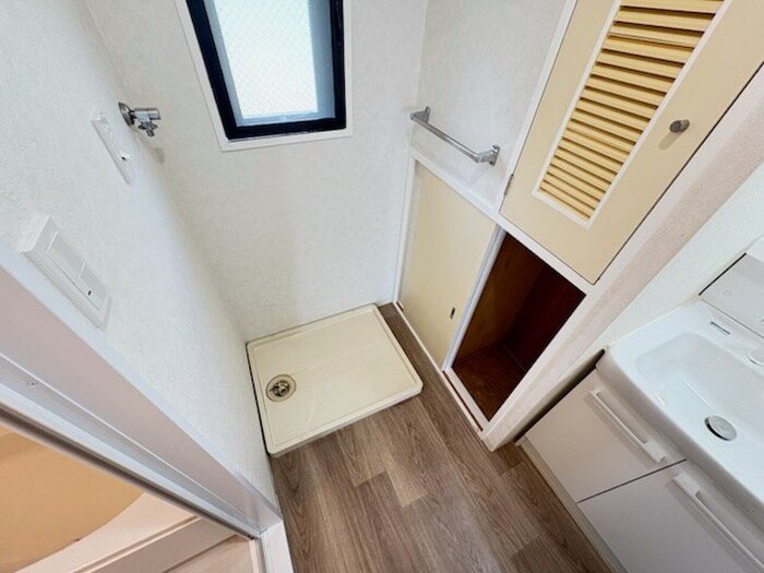 物件内観写真13　(洗濯機置場)