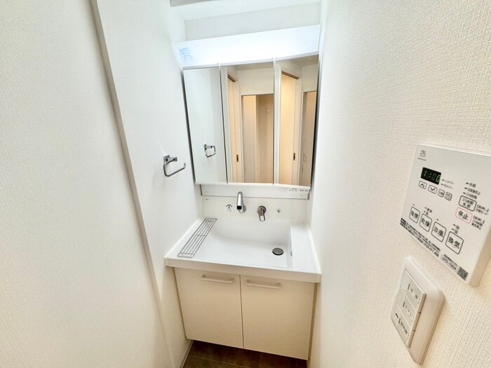 物件内観写真7　(洗面)