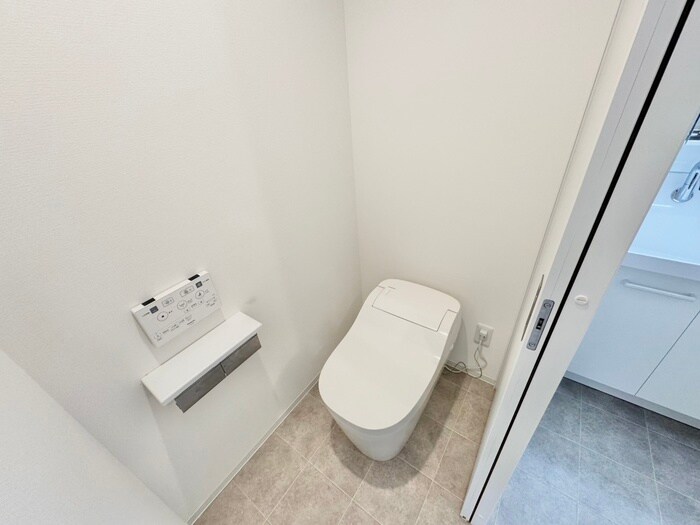 物件内観写真8　(トイレ)