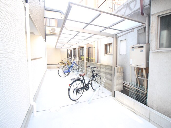 物件外観写真5　(駐輪場)