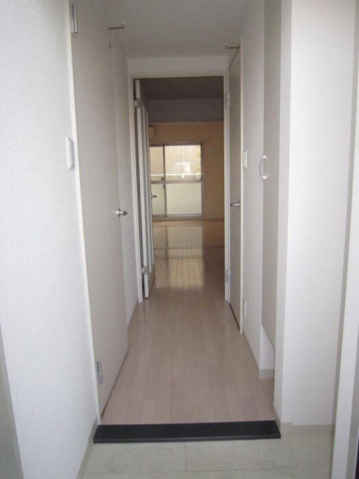 物件内観写真9　(廊下)