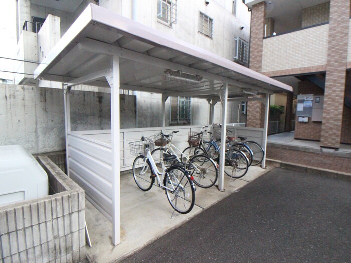 物件外観写真5　(駐輪場)