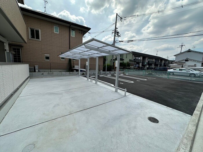 物件外観写真5　(駐輪場)