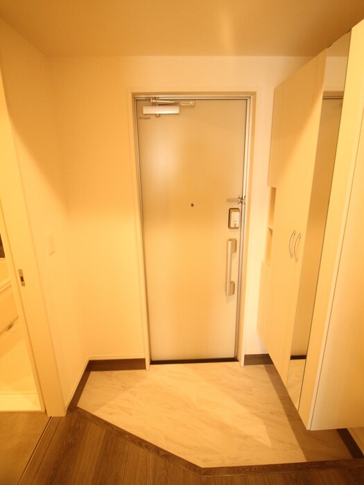 物件内観写真15　(玄関)