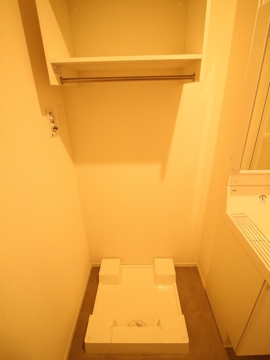 物件内観写真19　(洗濯機置場)