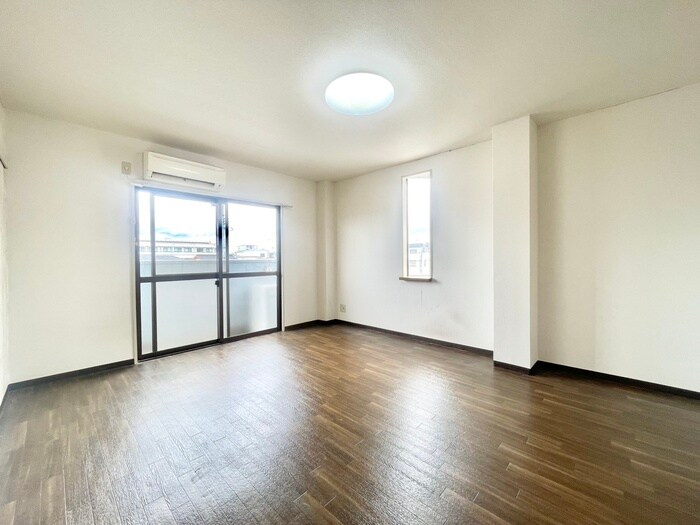 物件内観写真11　(居室)