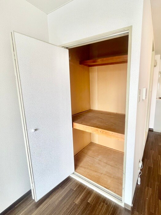 物件内観写真12　(収納)