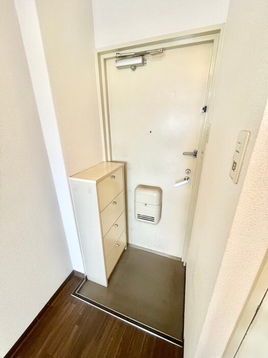 物件内観写真13　(玄関)