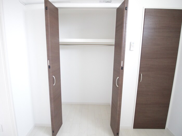 物件内観写真15　(収納)